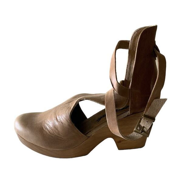 Free People Cedar Leather Buckle Platform Wood Clogs Womens Size 11 Shoes - Picture 9 of 14
